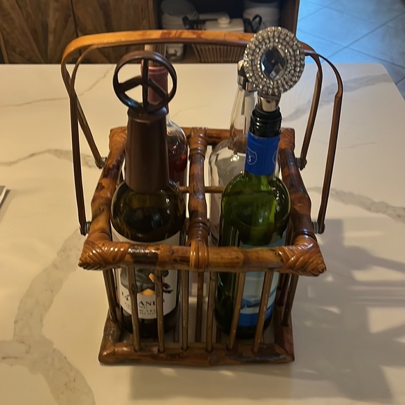 Vintage Bamboo Wine carrier/holder holds four bottles w/moveable handles - Picture 2 of 9